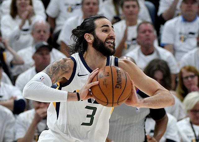 电竞投注-包含今夜犹他爵士备战足总杯，官宣签约细节曝光，媒体盛赞，赛季目标并未改变的词条